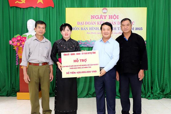 Bí thư Tỉnh ủy Tuyên Quang dự ngày hội Đại đoàn kết với Nhân dân thôn Bản Hình, xã Minh Tân