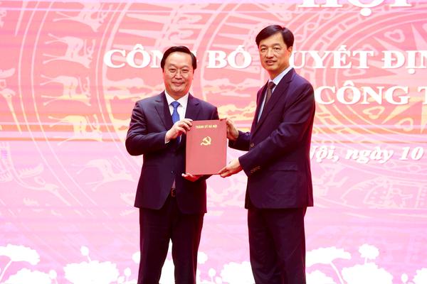 Bí thư Tỉnh ủy Nghệ An làm Phó Bí thư Thành ủy Hà Nội