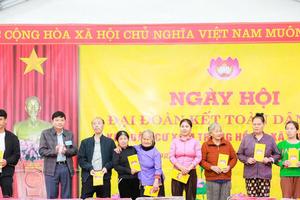 Chủ tịch UBND tỉnh Nghệ An dự Ngày hội Đại đoàn kết toàn dân tộc tại xóm Trung Hồng