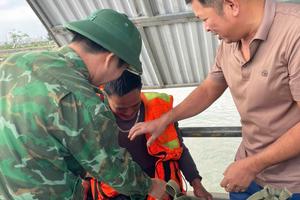 Ba ngư dân Nghệ An được cứu sống sau vụ chìm tàu trên biển