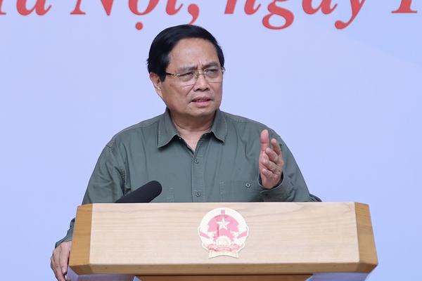 Trở về từ miền Trung, Thủ tướng chỉ đạo khẩn trương lo chỗ ở cho người dân