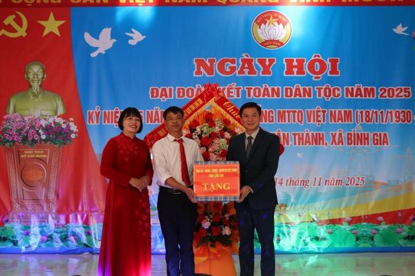 Lạng Sơn: Rộn ràng Ngày hội Đại đoàn kết toàn dân tộc tại xã Bình Gia