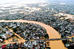 TP Huế: Tập trung khắc phục thiệt hại sau đợt mưa lũ đặc biệt lớn