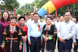 Thường trực Ban Bí thư Trần Cẩm Tú dự Ngày hội Đại đoàn kết toàn dân tộc tại Lào Cai
