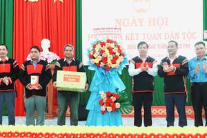 Bí thư Tỉnh ủy Đắk Lắk: "Phát huy sức mạnh đoàn kết, xây dựng buôn Đắk Tuôr giàu bản sắc và phát triển"