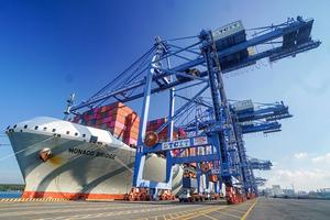 Tập trung ưu tiên giữ vững ổn định kinh tế vĩ mô, thúc đẩy xuất khẩu