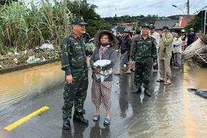 Lâm Đồng: Quân khu 7 huy động 1.000 cán bộ, chiến sĩ để hỗ trợ khắc phục mưa lũ