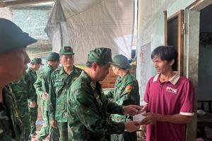 Không để người dân đơn độc giữa lũ dữ