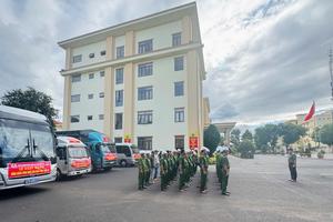 Cán bộ, chiến sĩ Công an Đắk Lắk xuất quân khắc phục hậu quả mưa lũ tại phía Đông tỉnh