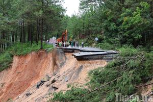 Bộ Công Thương: Phân phối lương thực, thực phẩm, nước uống và các mặt hàng phục vụ người dân vùng lũ