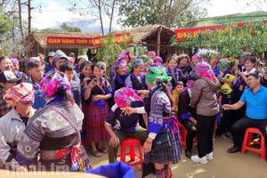 Người có uy tín: Điểm tựa vững bền của đồng bào Mông xã Chế Tạo