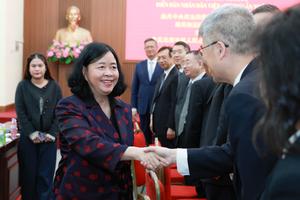 Chủ tịch Bùi Thị Minh Hoài tiếp Đoàn đại biểu tham dự Diễn đàn Nhân dân Việt - Trung lần thứ 13