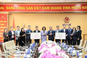 Bộ Y tế tiếp nhận 20 tấn hoá chất để hỗ trợ các địa phương khắc phục hậu quả mưa lũ