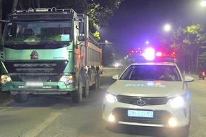 Cảnh sát giao thông Hà Nội xuyên đêm kiểm soát vận tải, xử lý 69 trường hợp vi phạm