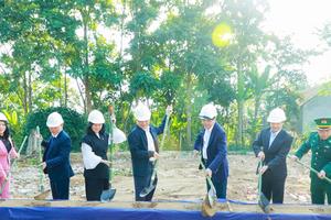 Chủ tịch UBND tỉnh Nghệ An dự lễ khởi công 3 trạm y tế vùng biên