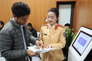 Sử dụng dữ liệu điện tử, giảm thủ tục sát hạch, cấp đổi giấy phép lái xe