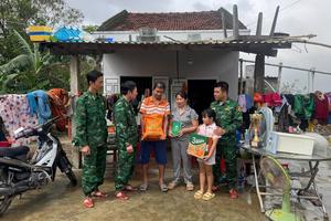 Bộ đội Biên phòng vững vàng nơi tuyến đầu giúp Nhân dân vượt lũ