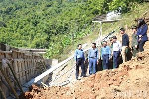 Chủ tịch UBND tỉnh Thanh Hóa kiểm tra khắc phục sạt lở, thăm khu tái định cư ở Mường Lát