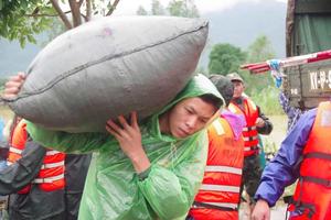 Lực lượng quân đội chủ động ứng phó mưa lũ, bảo vệ an toàn cho Nhân dân