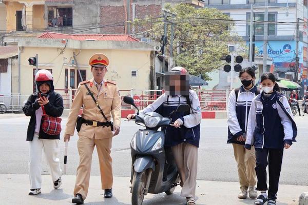 Hà Nội: Xử lý 211 trường hợp học sinh, phụ huynh vi phạm giao thông