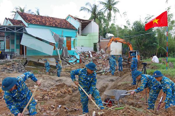 Bộ đội Phòng không - Không quân thần tốc khởi công xây dựng nhà cho người dân vùng lũ