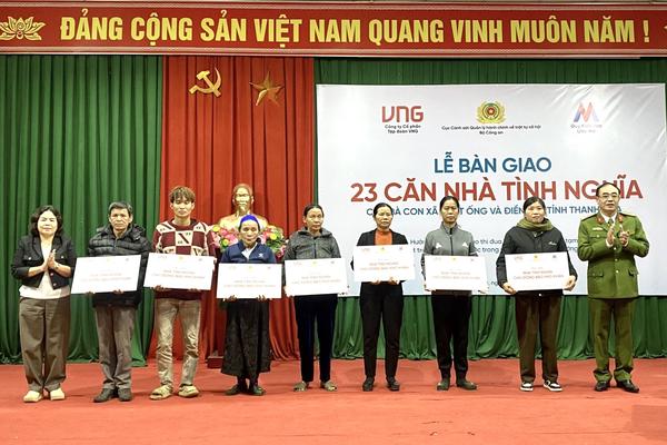 Bộ Công an trao tặng 23 căn nhà tình nghĩa tại Thanh Hóa