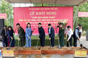 TP Huế: Ra quân “Chiến dịch Quang Trung”, dựng lại mái ấm cho người dân đón Tết