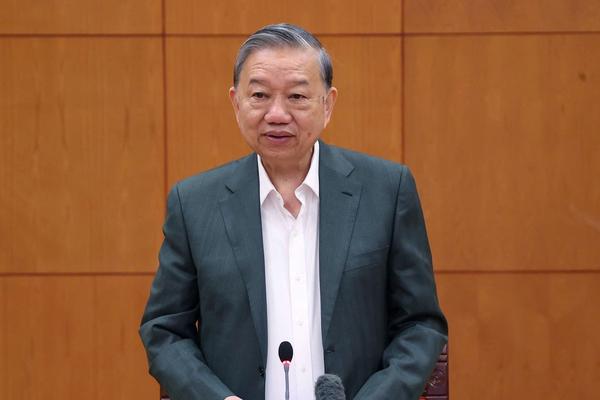 Tổng Bí thư: Tiếp tục hoàn thiện công tác nhân sự để trình Hội nghị Trung ương 15