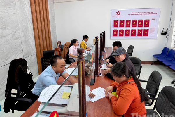 Đẩy mạnh chuyển đổi số để thúc đẩy giảm nghèo nhanh, bền vững ở xã Hòa Sơn