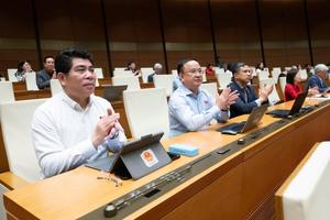 Xe kinh doanh vận tải có camera khoang chở khách, không bắt buộc lắp ghế an toàn cho trẻ