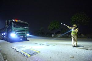 Hà Nội xử lý hơn 1.000 xe tải vi phạm trong hơn 1 tháng ra quân