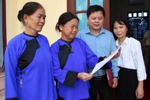 Đưa chính sách vào cuộc sống: Truyền thông đi trước, giám sát theo sau