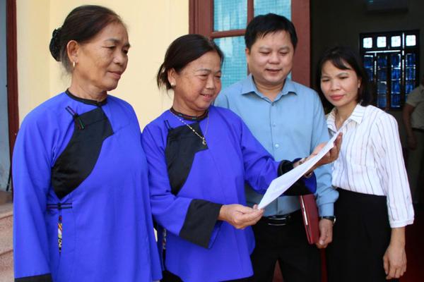 Đưa chính sách vào cuộc sống: Truyền thông đi trước, giám sát theo sau