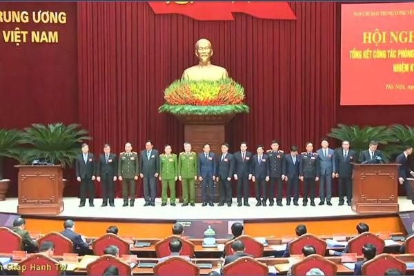 Hai Phó Tổng Thanh tra Chính phủ được trao Huân chương Độc lập hạng Ba tại Hội nghị toàn quốc tổng kết công tác phòng, chống tham nhũng, lãng phí, tiêu cực