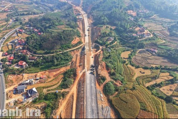 Công trường Hữu Nghị - Chi Lăng cận ngày thông tuyến