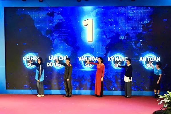 Phụ nữ làm chủ không gian số: Kết nối 3 an "An toàn - An tâm - An sinh"