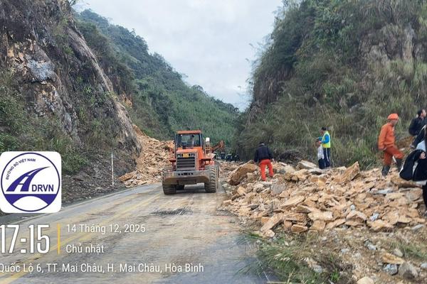 Khẩn trương cứu nạn, khắc phục sạt lở trên Quốc lộ 6 qua Phú Thọ