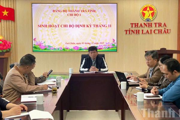 Công chức Thanh tra tỉnh Lai Châu gương mẫu trong giao tiếp với Nhân dân
