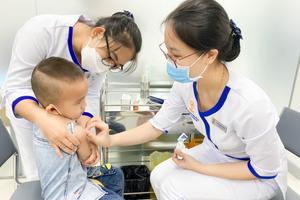 Bảo đảm đủ vaccine cho trẻ em và phụ nữ mang thai trong Chương trình Tiêm chủng mở rộng