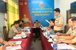 Quyết liệt giải quyết khiếu nại, tố cáo, tăng cường đối thoại trong thi hành án dân sự