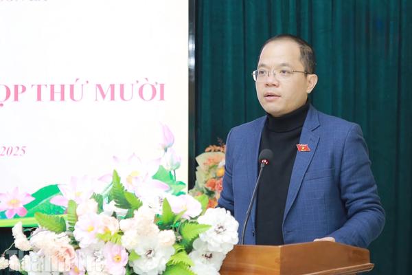 Phó Chủ nhiệm Ủy ban Văn hóa và Xã hội của Quốc hội tiếp xúc cử tri xã Mường Bang