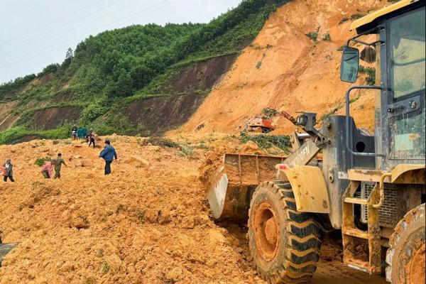 Bộ Xây dựng yêu cầu khẩn trương khắc phục hậu quả thiên tai, phục vụ nhu cầu Tết của Nhân dân