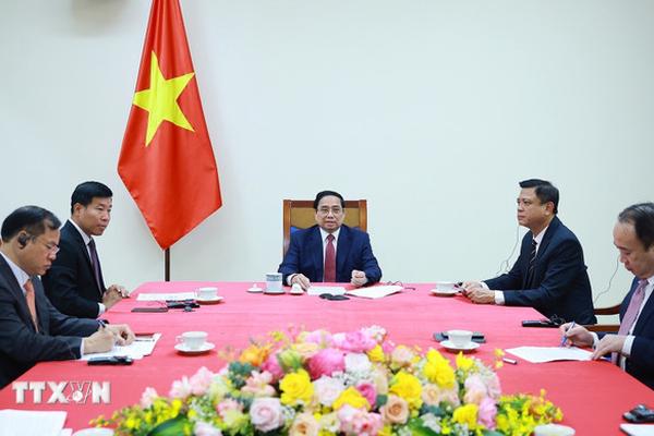 Thủ tướng Phạm Minh Chính điện đàm với Thủ tướng Singapore