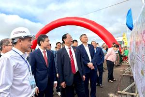 Phó Chủ tịch Quốc hội Trần Quang Phương dự Lễ khánh thành, thông xe kỹ thuật các dự án giao thông trọng điểm tại Đắk Lắk