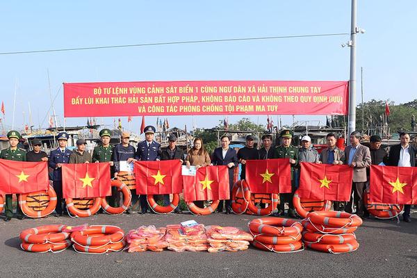 Ninh Bình: Bộ Tư lệnh Vùng Cảnh sát biển 1 triển khai Chương trình “Cảnh sát biển đồng hành với ngư dân”
