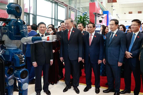 Chính phủ 2021-2026: Bản lĩnh vượt nhiều “cú sốc”, giữ “trong ấm, ngoài êm”