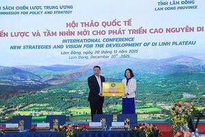 Chương trình "Đom Đóm Số" trao tặng máy tính cho các trường vùng khó khăn trên địa bàn tỉnh Lâm Đồng