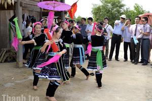 Đón Tết cổ truyền cùng đồng bào Mông