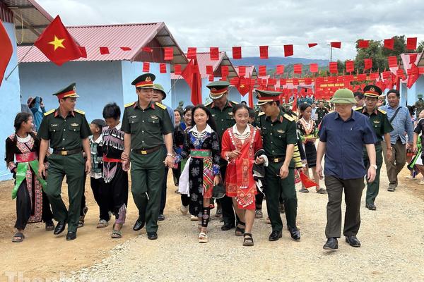 Xóa nhà tạm, dựng mùa Xuân bền vững trên bản làng Điện Biên