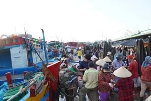 Bài 2: Kinh tế biển Lâm Đồng trong bài toán phát triển bền vững